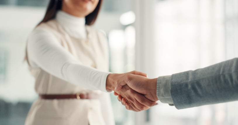 PQR versterkt MKB-propositie met overname van werkplekspecialist Interforce